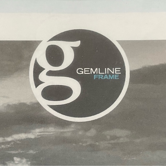 Brand New GEMLINE Cherry Wood 8 x 10 Wall Frame - Picture 2 of 9